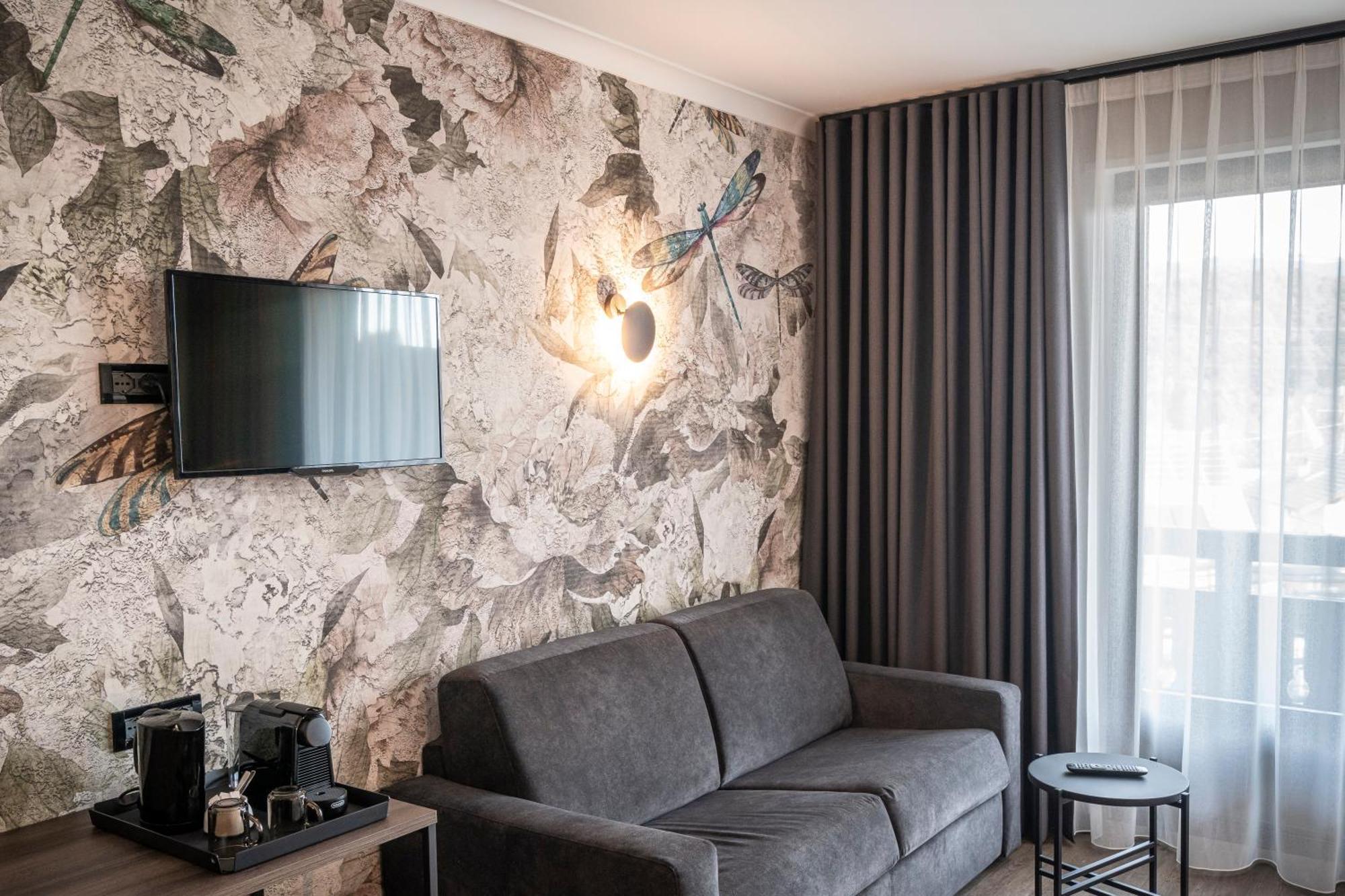 Tirolensis Hotel Тесимо Екстериор снимка